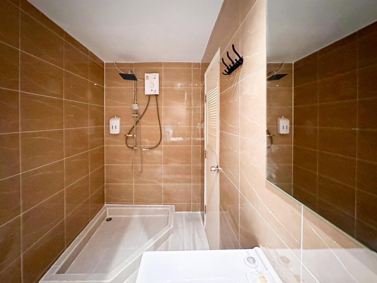 Thrive Hotel Bangkok Luaran gambar